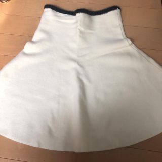 ザラ(ZARA)のZARAニットスカート 白(ミニスカート)