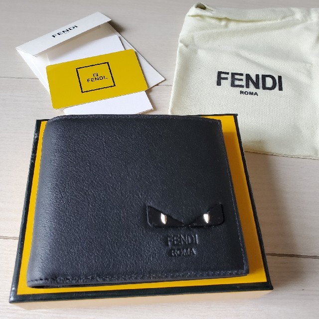 フェンディ　２つ折り　財布　FENDI折り財布