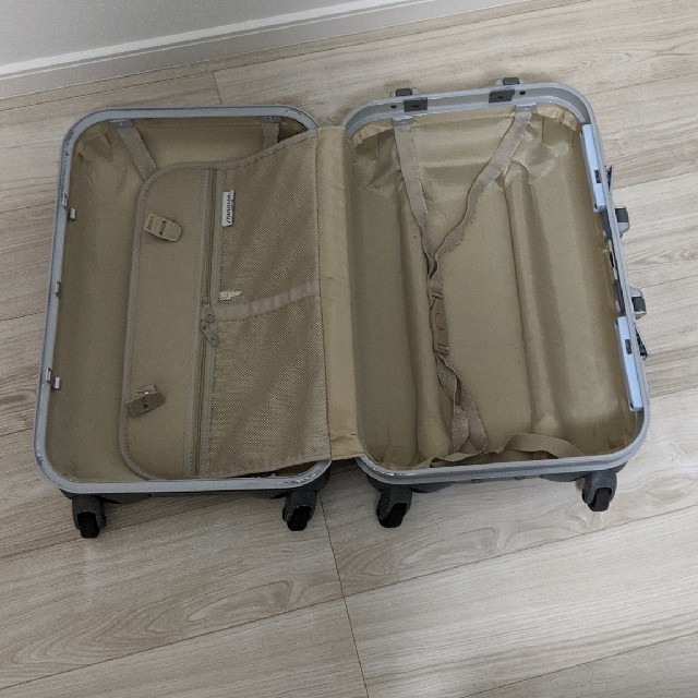 スーツケースキャリーバッグ　機内持ち込みサイズ　canossa by actus メンズのバッグ(トラベルバッグ/スーツケース)の商品写真