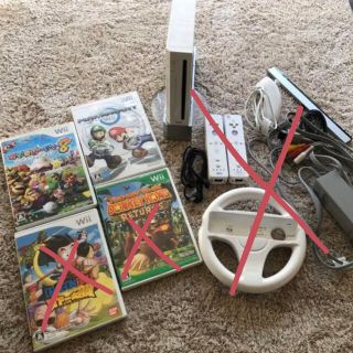 ウィー(Wii)のwii+ソフト4本(家庭用ゲーム機本体)