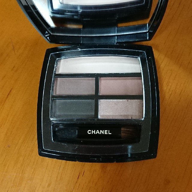 CHANEL(シャネル)のCHANEL アイシャドウ コスメ/美容のベースメイク/化粧品(アイシャドウ)の商品写真