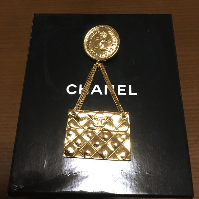 CHANELマトラッセブローチ