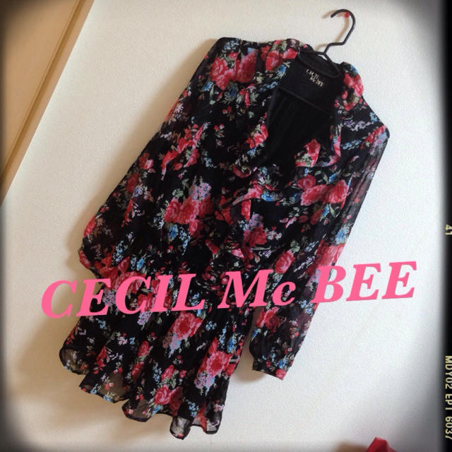 CECIL McBEE(セシルマクビー)のCECIL フリルチュニック レディースのトップス(チュニック)の商品写真