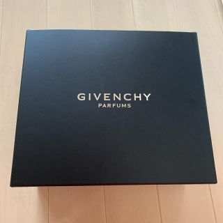 ジバンシィ(GIVENCHY)のなっちゃん様専用　ジバンシーノベルティ　バニティケース(その他)