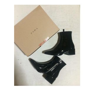 ザラ(ZARA)のエナメルブーツ♡(ブーツ)