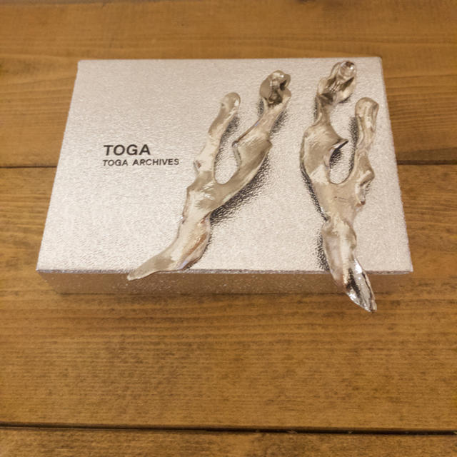 TOGA(トーガ)の★TOGA トーガ 新品 Motif earrings  イヤリング レディースのアクセサリー(イヤリング)の商品写真