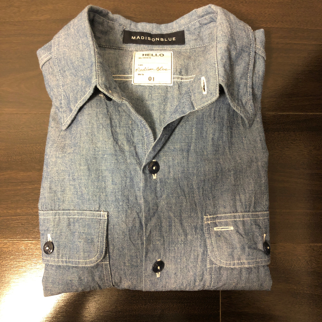 MADISONBLUE(マディソンブルー)のMADISON BLUE シャンブレーシャツ　サイズ01 美品 レディースのトップス(シャツ/ブラウス(長袖/七分))の商品写真