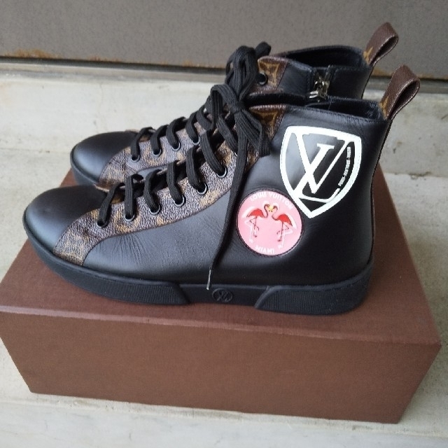 【格安saleスタート】 LOUIS VUITTON スニーカー ①LOUISVUITTON - スニーカー 【格安saleスタート】 LOUIS VUITTON スニーカー ①LOUISVUITTON - スニーカー