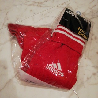 アディダス(adidas)の新品アディダスadidasサッカーソックス靴下ストッキング赤×白25〜27cm(ウェア)