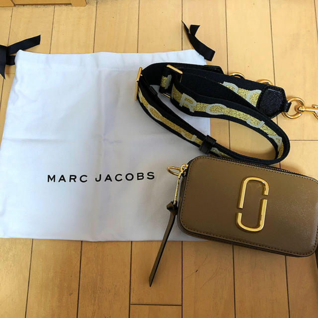 MARC JACOBS - 試用のみ MARC JACOBS スナップショット ショルダーバッグ の通販 by pom's shop｜マーク