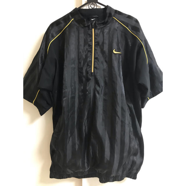 NIKE(ナイキ)の【中古品】ナイキ　ウインドブレーカー（半袖） メンズのジャケット/アウター(ナイロンジャケット)の商品写真