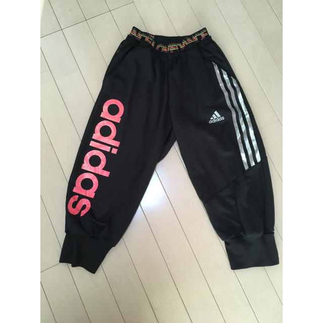 adidas(アディダス)のadidasアディダス　ダンスパンツ　140 キッズ/ベビー/マタニティのキッズ服女の子用(90cm~)(パンツ/スパッツ)の商品写真