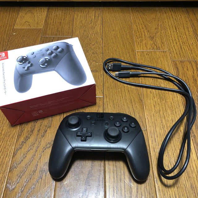 《箱付き》　任天堂　Switch プロコントローラー