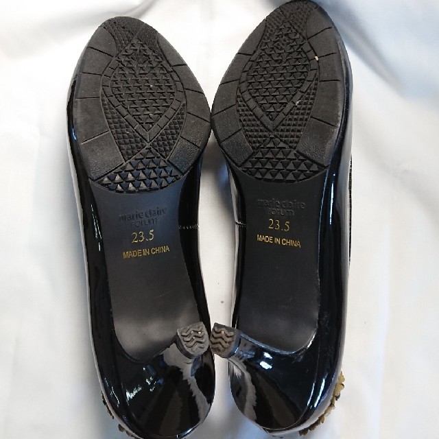 Marie Claire(マリクレール)の木の葉様専用 mari claire エナメル パンプス 黒 レディースの靴/シューズ(ハイヒール/パンプス)の商品写真