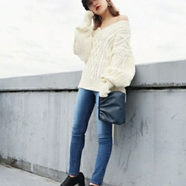 EMODA(エモダ)のEMODA♡ニット♡BACK TIE CABLE KNIT♡バックリボン レディースのトップス(ニット/セーター)の商品写真