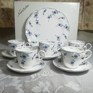 ノリタケ(Noritake)の廃盤　ノリタケ　サロンセット　カップ　ソーサー　5客　大皿1枚(食器)