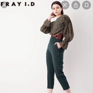 フレイアイディー(FRAY I.D)のFRAY I.D ワイドテーパードパンツ(クロップドパンツ)