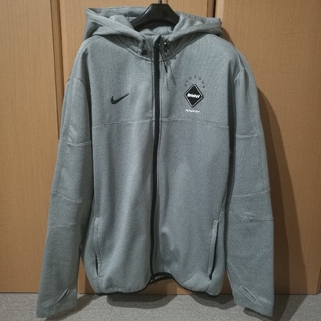 F.C.R.B.(エフシーアールビー)の【XL】F.C.R.B. SWEAT HOODIE メンズのトップス(パーカー)の商品写真