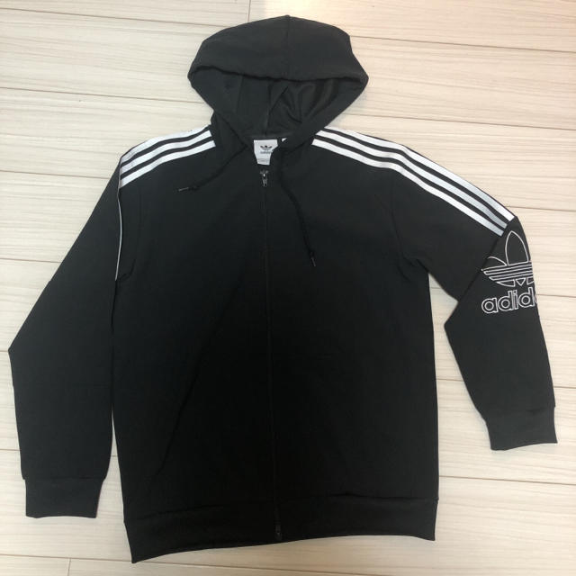 adidas パーカー L