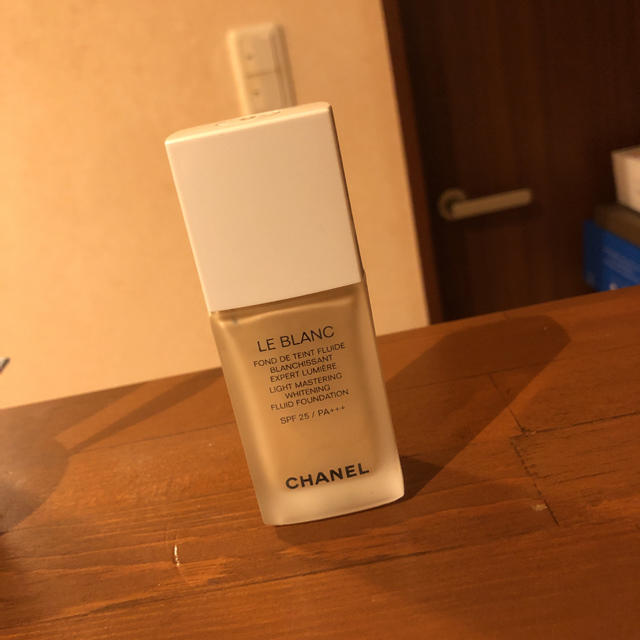 CHANEL(シャネル)のmme様専用★CHANEL ルブラン フリュイド ファンデーション コスメ/美容のベースメイク/化粧品(ファンデーション)の商品写真