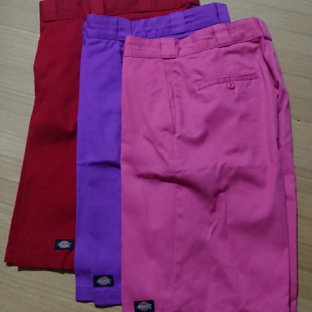 Dickies(ディッキーズ)の【ひろ様専用】ディッキ　ハーフパンツ（赤、紫、ピンク） メンズのパンツ(ショートパンツ)の商品写真