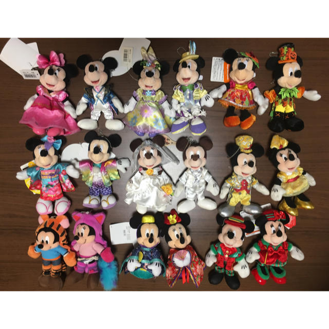 新規購入 Disney - ミッキー&ミニー ぬいぐるみバッチ キャラクターグッズ
