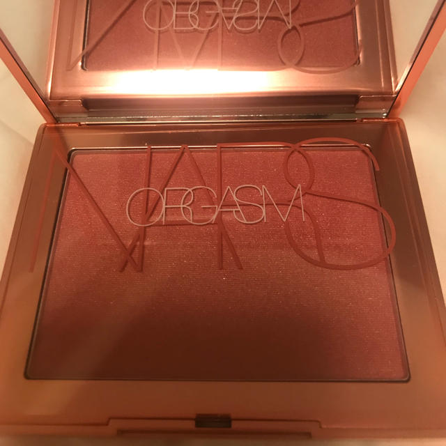 NARS(ナーズ)のNARSブラッシュ 3998 ORGASM 限定品 コスメ/美容のベースメイク/化粧品(チーク)の商品写真