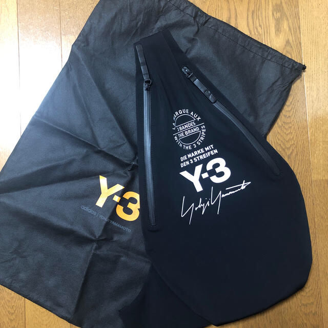 Y-3(ワイスリー)の【即決値下げ⠀】Y-3(ワイスリー) ヨウジヤマモト ボディバック メンズのバッグ(ボディーバッグ)の商品写真