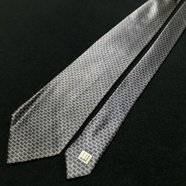 Dunhill(ダンヒル)のダンヒル スクエアデザイン グレー ネクタイ A101-Y10 メンズのファッション小物(ネクタイ)の商品写真