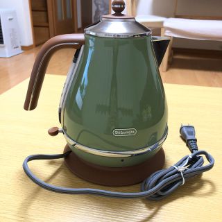 デロンギ(DeLonghi)の電気ケトル(電気ケトル)