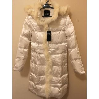 CECIL McBEE(ダウンコート ・ ホワイト/白色系)のフリマ CECIL McBEE(ダウンコート ・ ホワイト/白色系)のフリマ