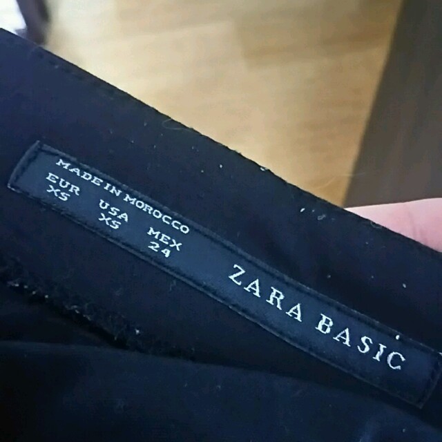 ZARA(ザラ)のなんちゃってファスナー付きミニスカート☆ レディースのスカート(ミニスカート)の商品写真