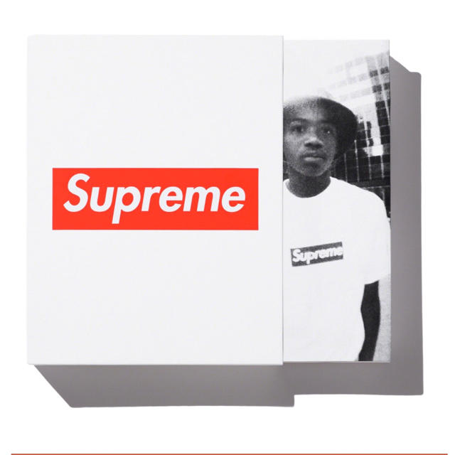 Supreme(シュプリーム)のSupreme (vol 2)Book 限定ポスター付き エンタメ/ホビーの雑誌(その他)の商品写真