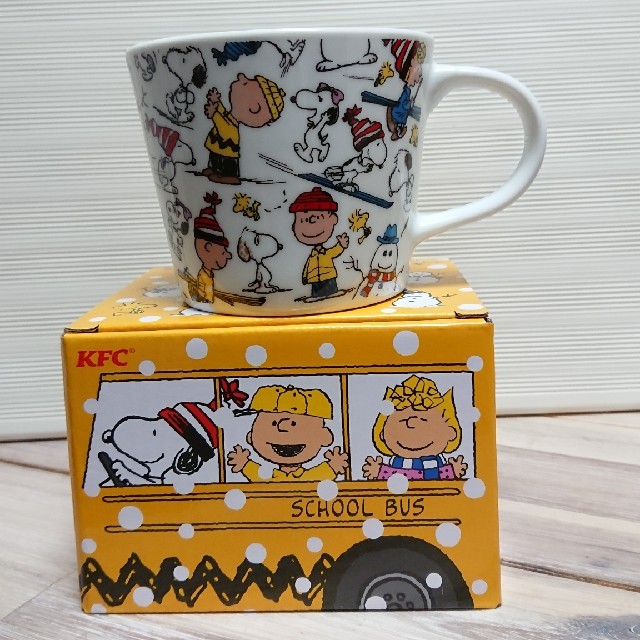 SNOOPY(スヌーピー)のケンタッキー スヌーピー マグカップ インテリア/住まい/日用品のキッチン/食器(グラス/カップ)の商品写真