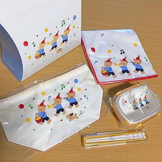 ファミリア(familiar)のたぬ様専用(弁当用品)