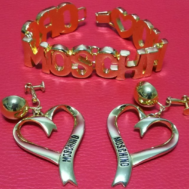 MOSCHINO(モスキーノ)の【モスキーノ】 ブレスレット & イヤリング & ネックレス(２種類) レディースのアクセサリー(ネックレス)の商品写真