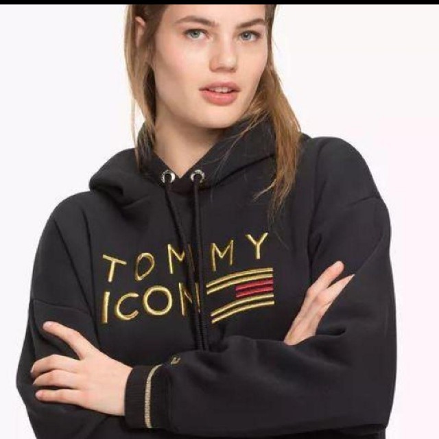 TOMMY HILFIGER(トミーヒルフィガー)の【1点のみ】新品未使用tommy Icons ロゴ入りスウェットワンピ レディースのトップス(トレーナー/スウェット)の商品写真