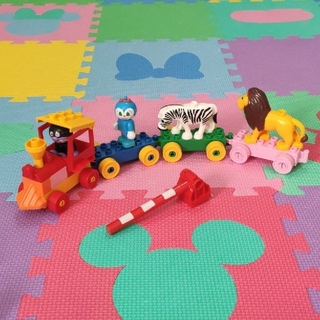 ほのすけ様専用　列車、踏切セット、ピンク　レゴデュプロ　互換品(知育玩具)