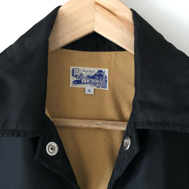 BEAMS(ビームス)のBEAMS  ベト刺繍 コーチジャケット メンズのジャケット/アウター(ナイロンジャケット)の商品写真