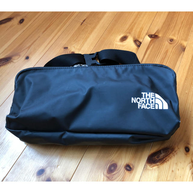 THE NORTH FACE(ザノースフェイス)のDVL様専用ノースフェイス　ショルダーバック メンズのバッグ(ショルダーバッグ)の商品写真