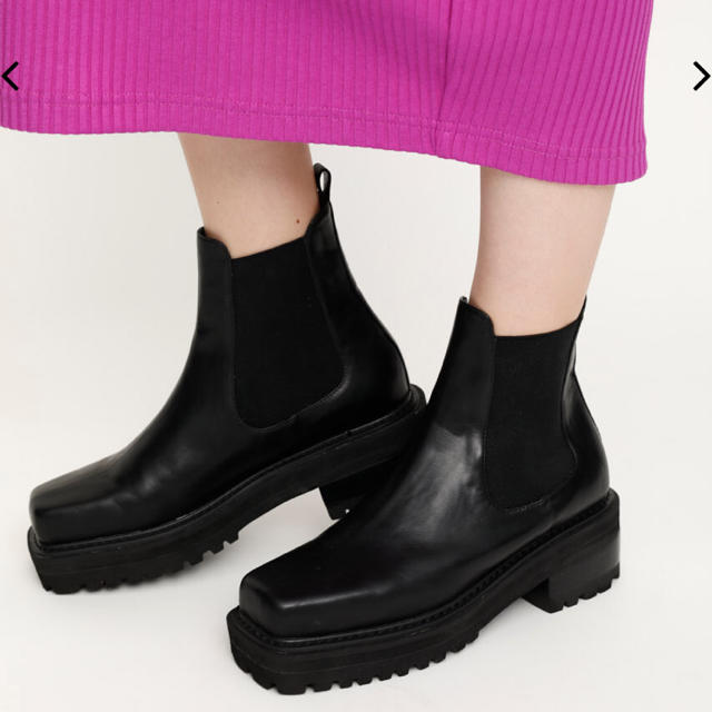 SLY  SQUARE TOE BOOTS