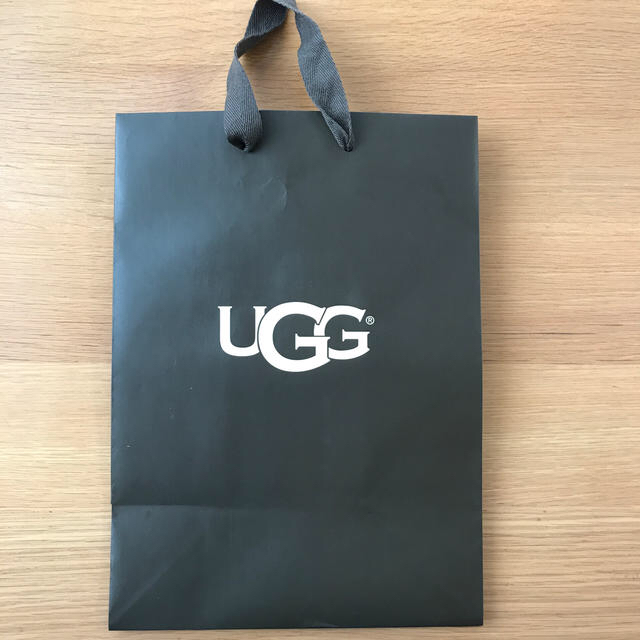 UGG(アグ)のアグ 紙袋 レディースのバッグ(ショップ袋)の商品写真