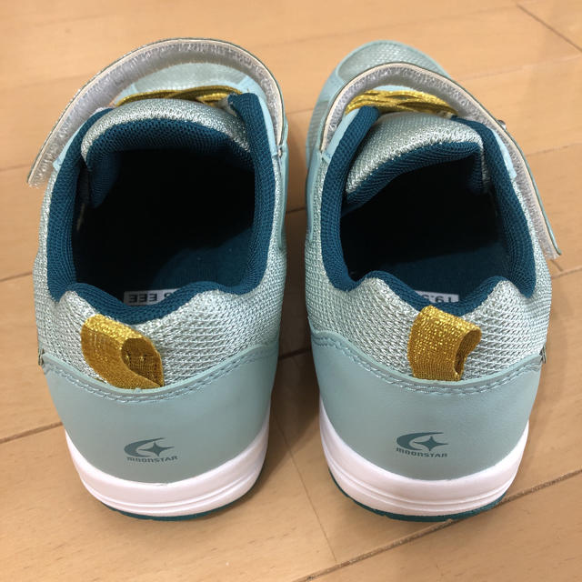 SUPERSTAR(スーパースター)のスニーカー 19.5cm 3E 女の子 スーパースター ほぼ新品 キッズ/ベビー/マタニティのキッズ靴/シューズ(15cm~)(スニーカー)の商品写真