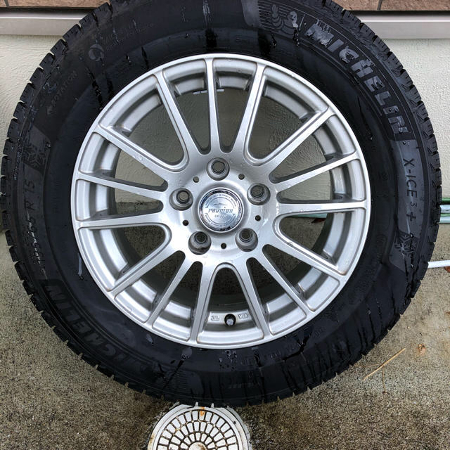 スタッドレスタイヤ　ミシュラン　195/65 R-15