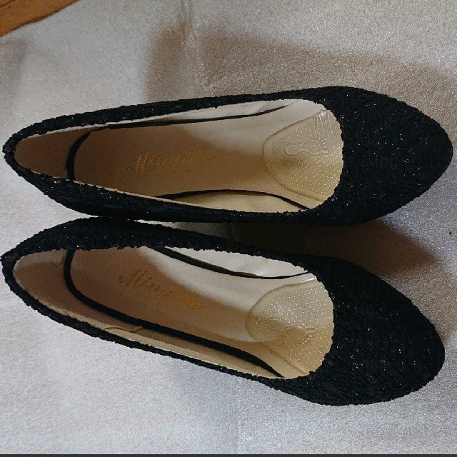 ラメ入り 黒パンプス レディースの靴/シューズ(ハイヒール/パンプス)の商品写真
