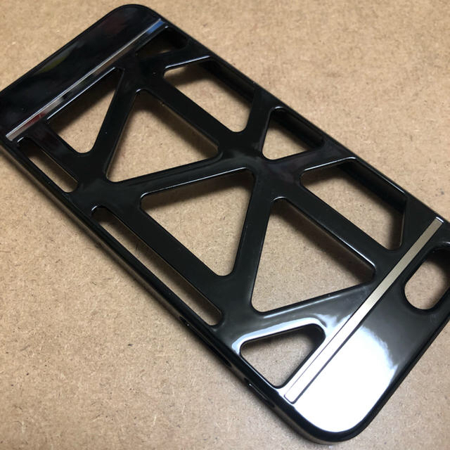 スマートフォンケース カバー iPhone5/5s用 格子柄 黒 スマホ/家電/カメラのスマホアクセサリー(iPhoneケース)の商品写真