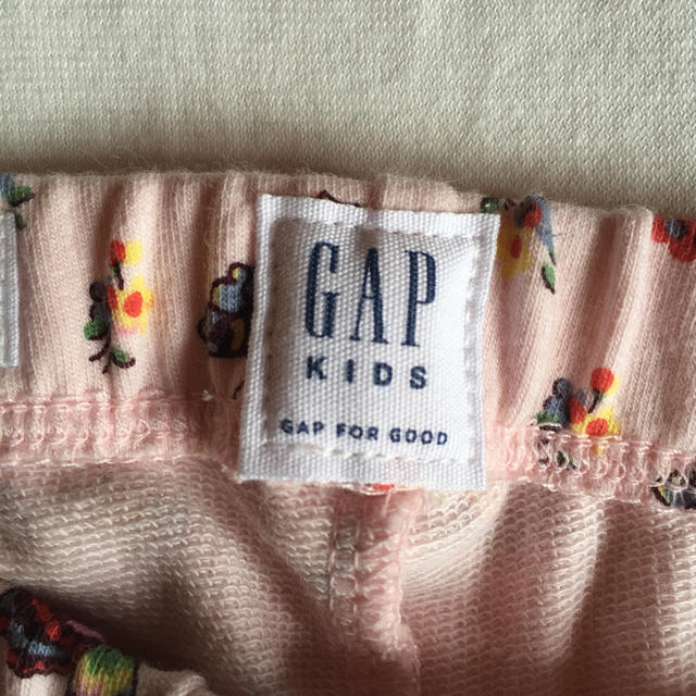 GAP Kids(ギャップキッズ)の新品　GAP 120 レギンス　可愛い　ちょうちょ キッズ/ベビー/マタニティのキッズ服女の子用(90cm~)(パンツ/スパッツ)の商品写真