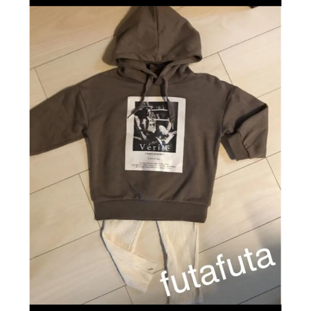 futafuta(フタフタ)のfutafuta★フタフタ★キッズプリントパーカー★100 キッズ/ベビー/マタニティのキッズ服女の子用(90cm~)(ジャケット/上着)の商品写真