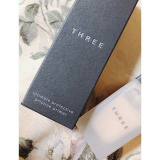 スリー(THREE)のTHREE アルティメイトプロてくティブプリスティーンプライマー(グロー)(化粧下地)