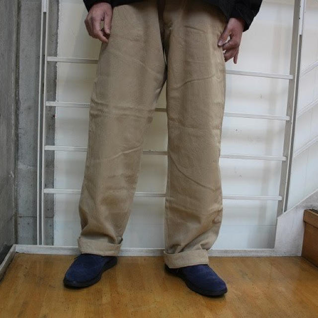 YAECA(ヤエカ)のYAECA WIDE CHINO NAVY メンズのパンツ(チノパン)の商品写真